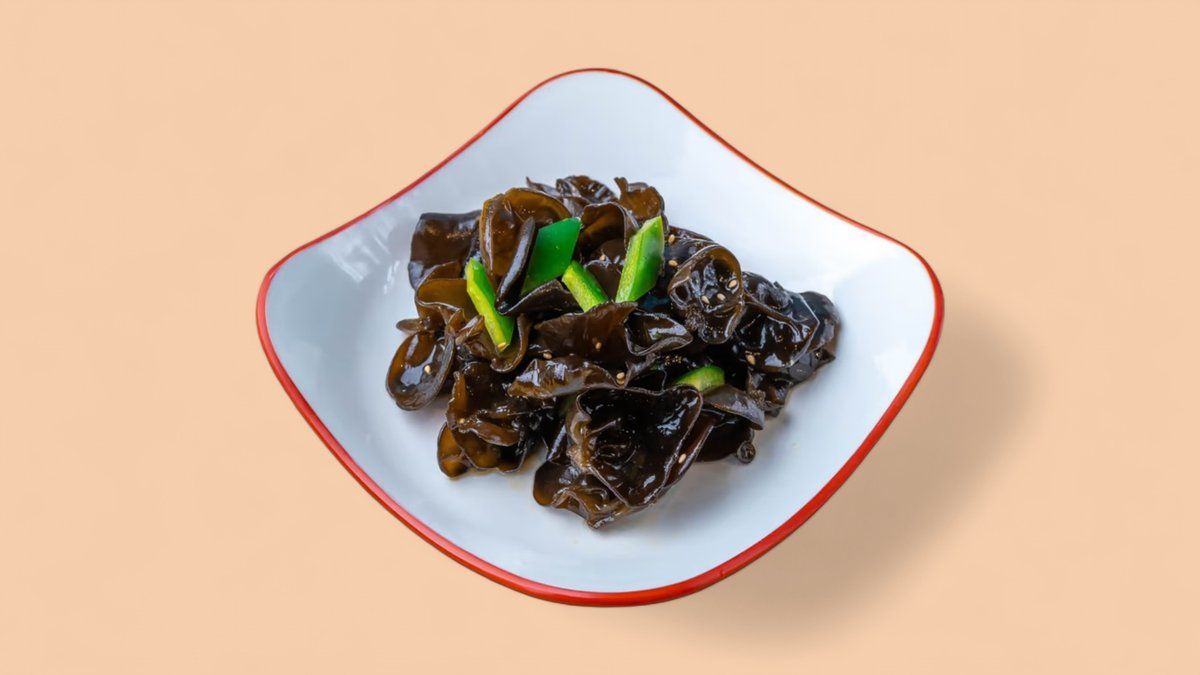 C7. BLACK FUNGUS (MU ER) IN SAUCE