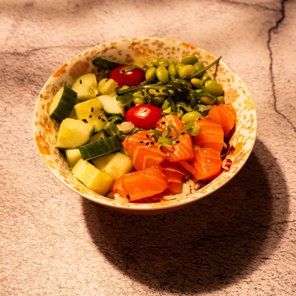 Pieni Umami-lohi Avokado Bowl