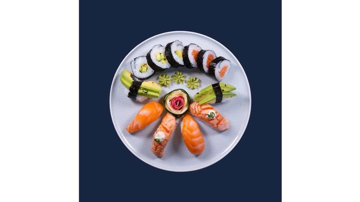Salmon Avocado (12pcs)