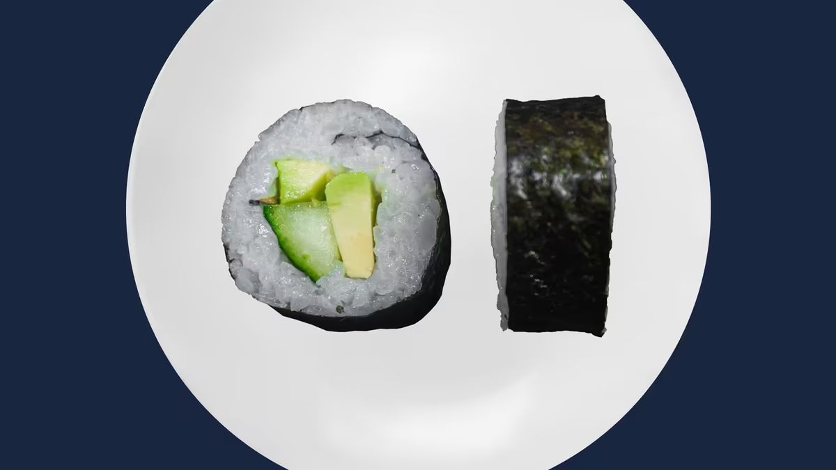 Avocado + Kurkku Maki (10pcs)