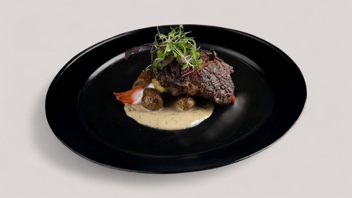 SIRLOIN STEAK AND PEPPERSAUCE WITH YOUR CHOSEN SIDE. g, l