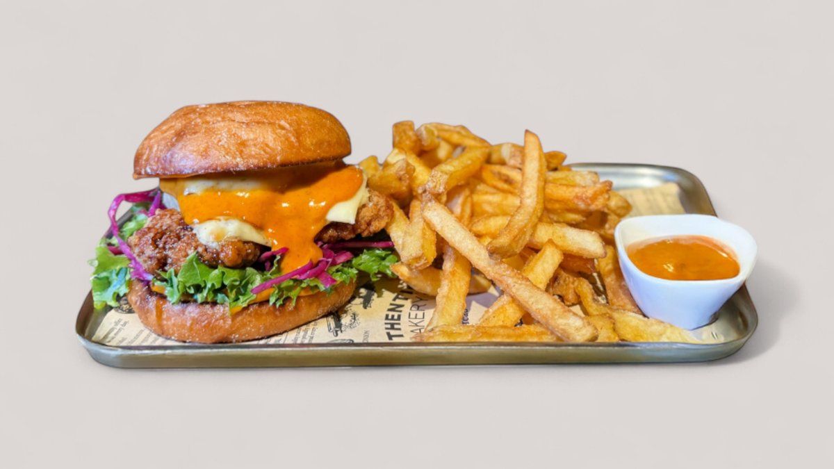 CHICKEN BURGER
