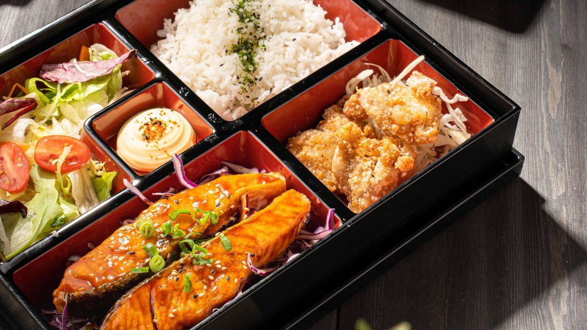 4. Supreme Bento (G-, L)