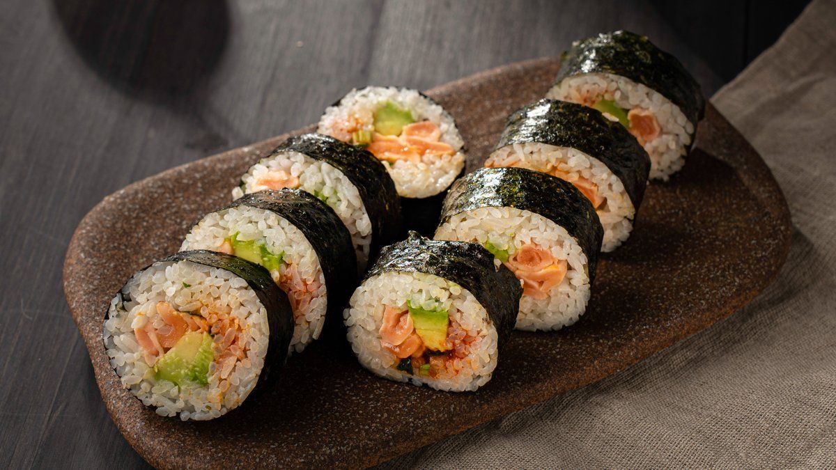 4. Spicy Futomaki Maki (L) 8 pcs