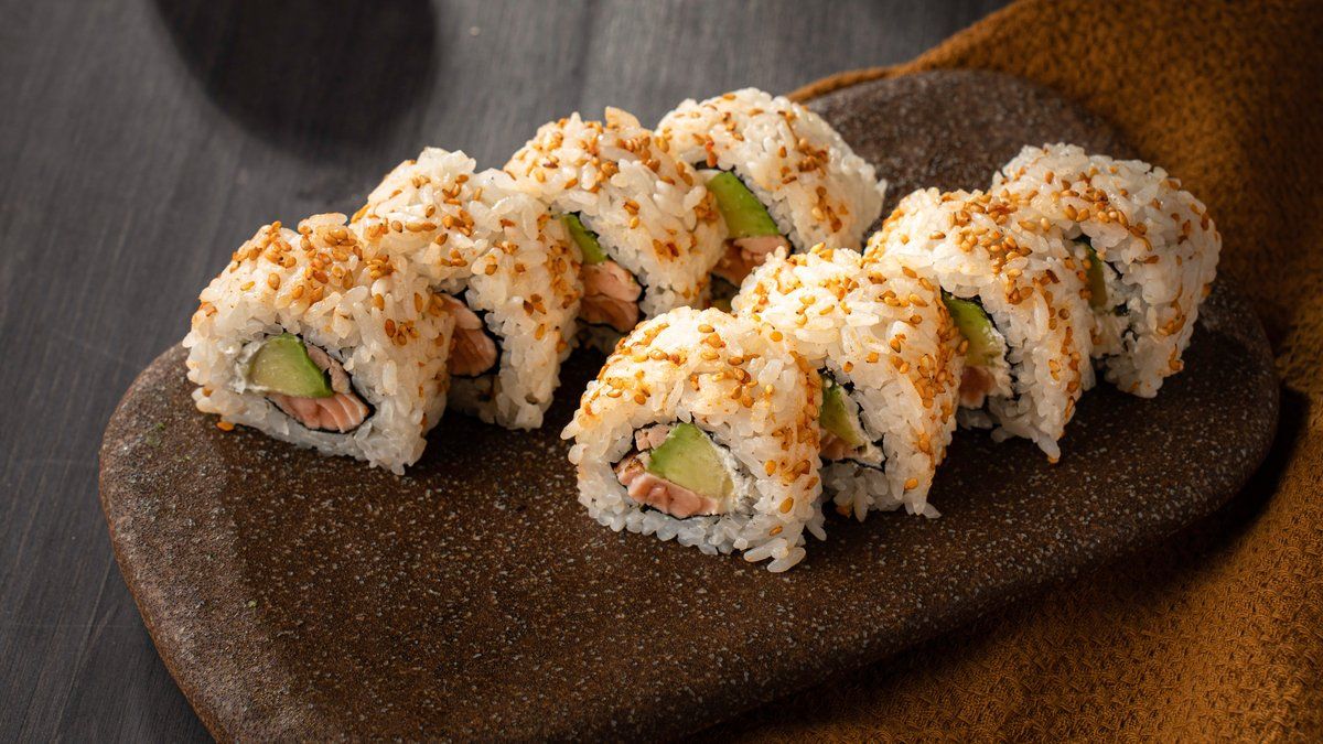 2. Grilled Salmon Maki (L) 8 pcs