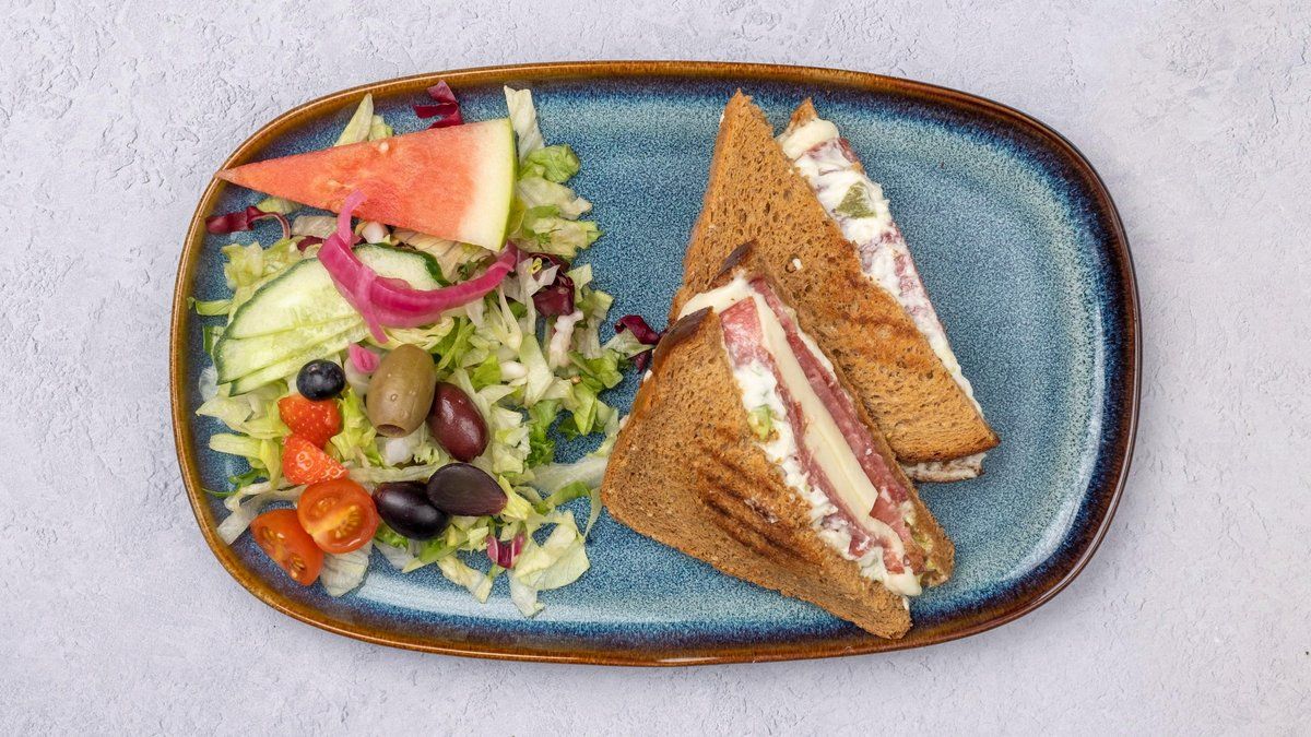Salami toast