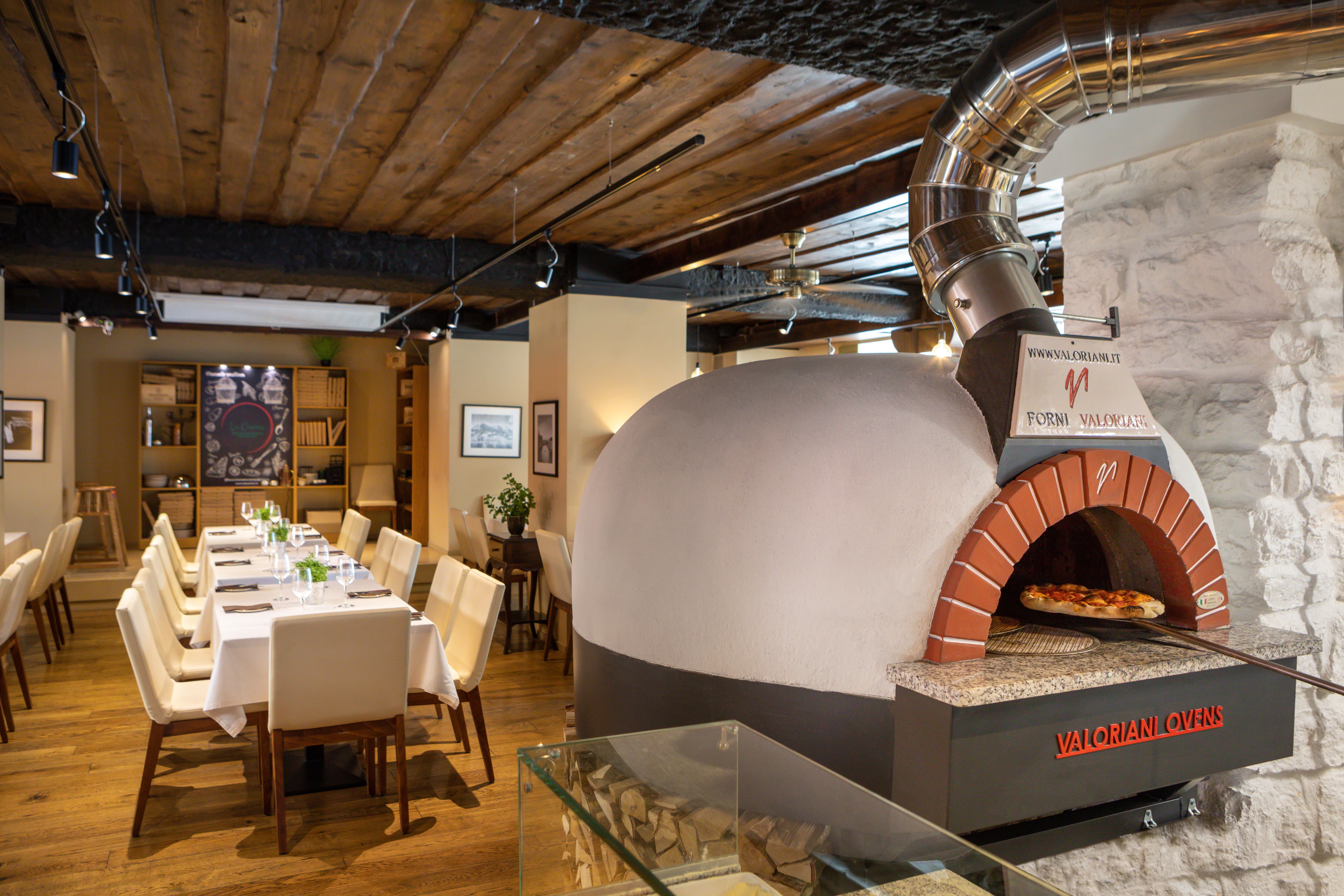 La Cucina Restaurant & Pizzeria Napoletana