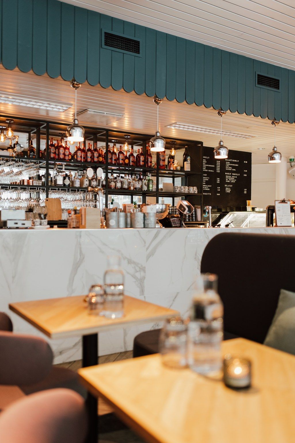 Café & Bar 21
